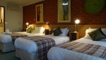 Yackandandah Central 4*